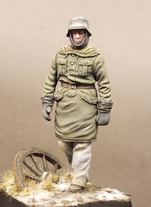 S2KW105 - SS soldier in winter parka